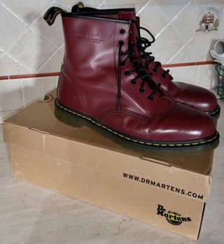 Dr. Martens Talla 47 + Regalo cordones amarillos de segunda mano por 150  EUR en Castellón de la Plana en WALLAPOP