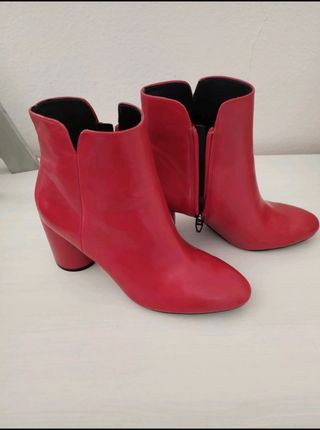 Botines rojos bershka de segunda mano por 12 EUR en Santa Coloma de  Gramenet en WALLAPOP