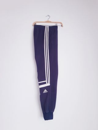 Pantalon chandal adidas de segunda mano por 36 EUR en Salamanca en WALLAPOP