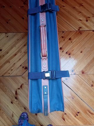 Maleta de lona con ruedas de segunda mano por 5 EUR en Rivas-Vaciamadrid en  WALLAPOP