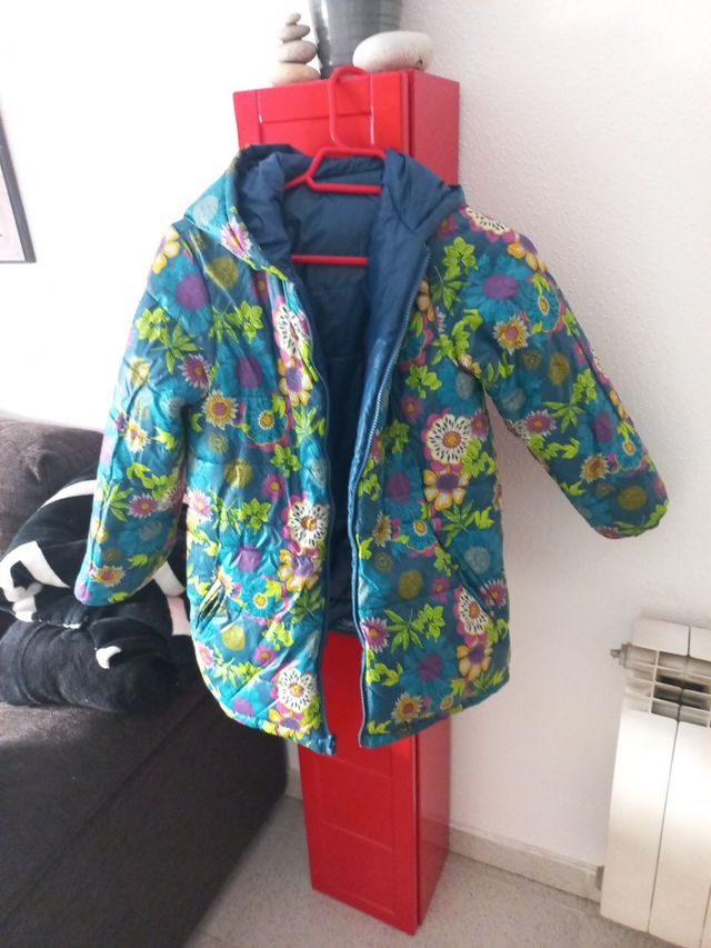 Abrigo niña boboli. Reversible.