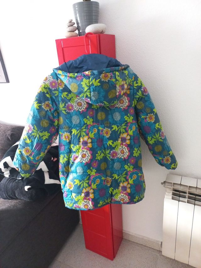 Abrigo niña boboli. Reversible.