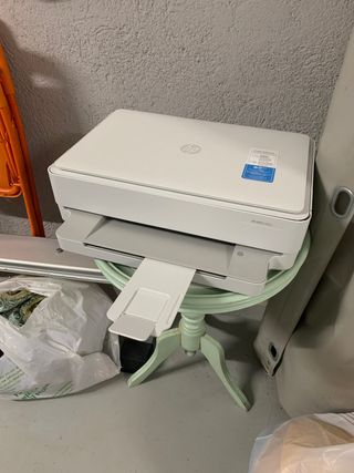 Impresora HP envy 6000 series de segunda mano por 30 EUR en L\\' Hospitalet  de L\\'infant en WALLAPOP