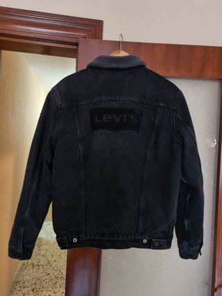 Chaqueta tejana\\/borrego hombre LEVI\\'S L de segunda mano por 45 EUR en  Sant Boi de Llobregat en WALLAPOP