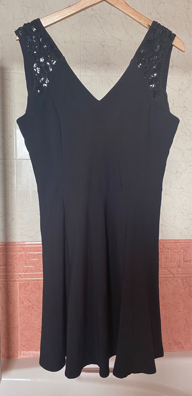 Vestido  negro naf naf