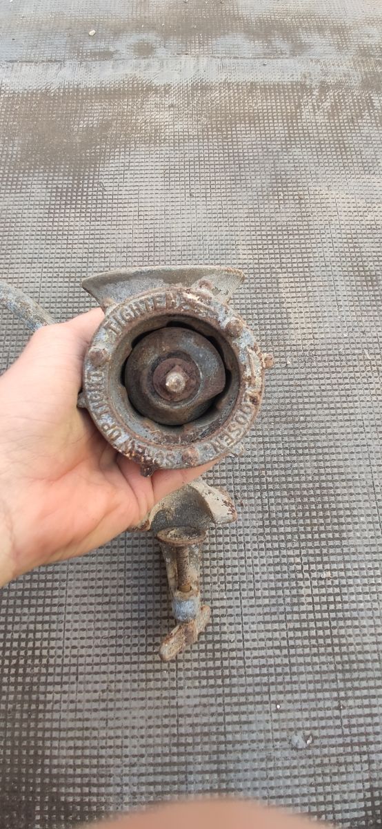 Triturador de carne antiguo.