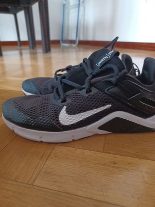ZAPATILLAS NIKE TALLA 36 de segunda mano por 17 EUR en Fuenlabrada en  WALLAPOP