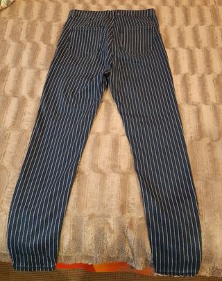 Pantalón a rayas de Bershka - Vinted