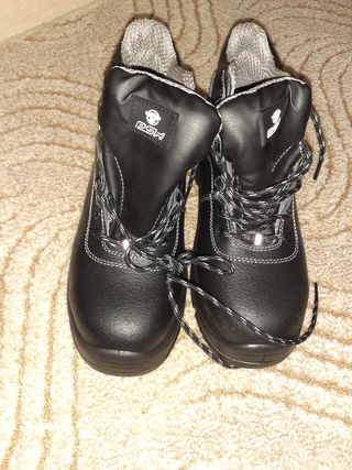 Zapatos de seguridad PSH. de segunda mano por 20 EUR en Sant Andreu de la  Barca en WALLAPOP