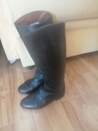 Botas inglesas de montar a caballo de segunda mano por 25 EUR en Los  Palacios y Villafranca en WALLAPOP