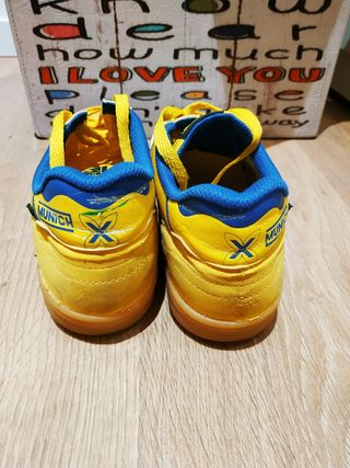 Zapatillas Munich Gresca Amarillas 40 de segunda mano por 17 EUR en Sant  Celoni en WALLAPOP