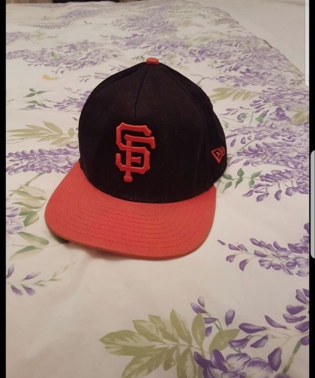 Vendesi cappellino New era arancione