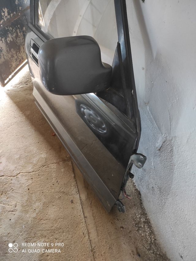 puerta delantera derecha Opel monterrey 3 puerta