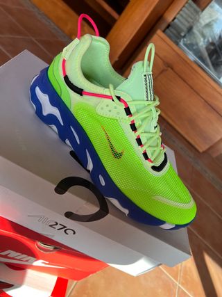 ZAPATILLAS NIKE FLUOR TALLA 44 de segunda mano por 55 EUR en Sant Feliu de  Llobregat en WALLAPOP