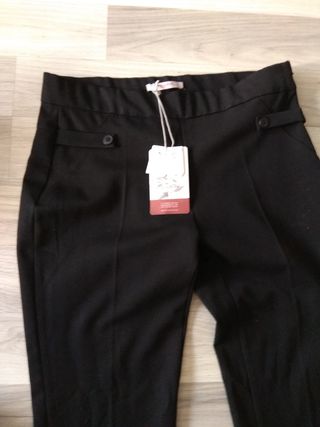 Pantalón negro mujer Bershka T. L de segunda mano por 3 EUR en Palau-Solita  I Plegamans en WALLAPOP