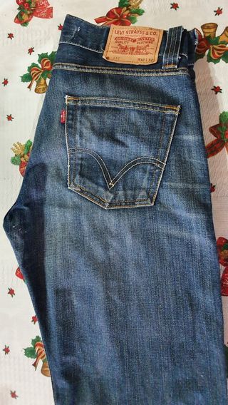 LEVIS 512 W32 L32 de segunda mano por 35 EUR en San José del Valle en  WALLAPOP
