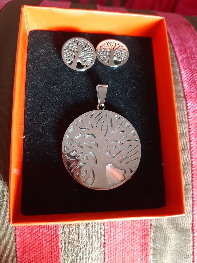 Pendientes y colgante