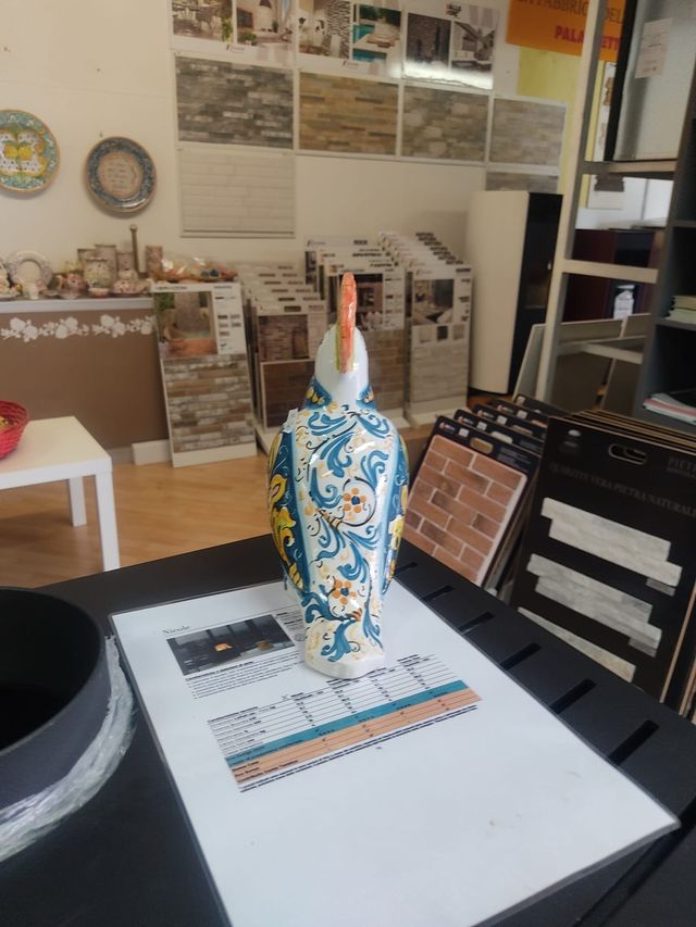 Pappagallo in ceramica artistica