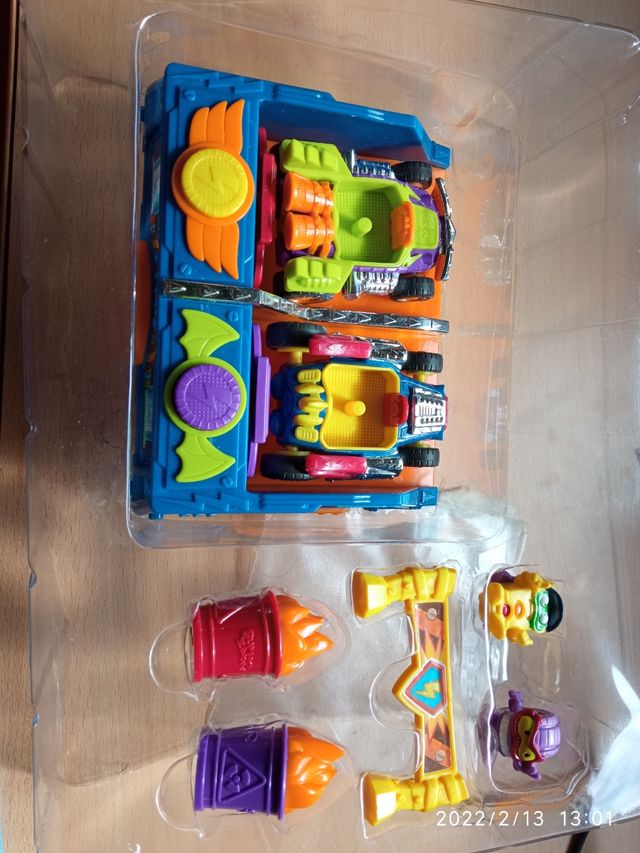 Superzings Kaboom Race