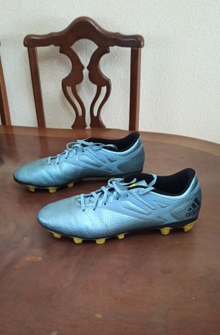 Zapatillas de fútbol de tacos - Talla 45 de segunda mano por 12 EUR en  Córdoba en WALLAPOP