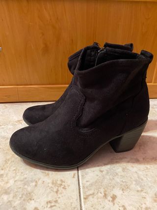 BOTINES MARYPAZ de segunda mano por 8 EUR en Ávila en WALLAPOP