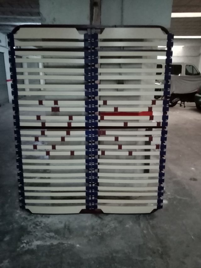 Vendo base de somier multiláminas.