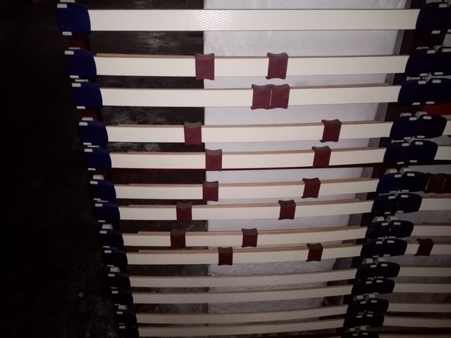 Vendo base de somier multiláminas.