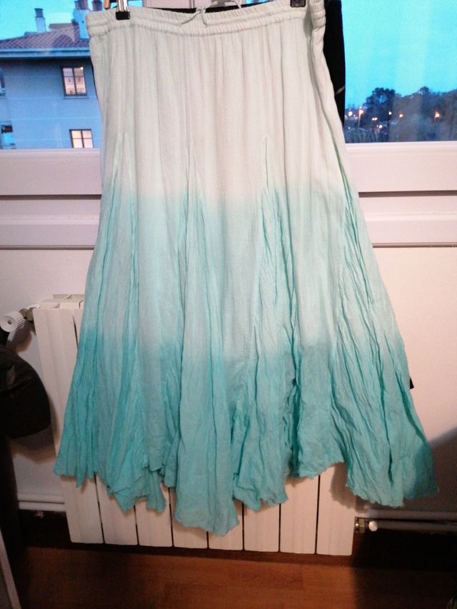 Falda maxi tela arrugada azul