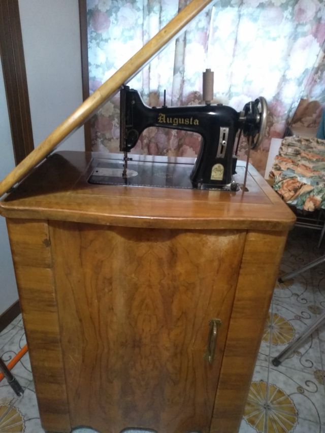 Macchina da cucire Augusta- anni 1955/1960