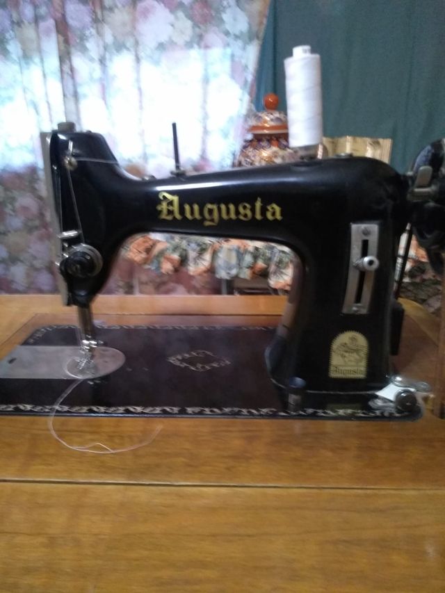 Macchina da cucire Augusta- anni 1955/1960