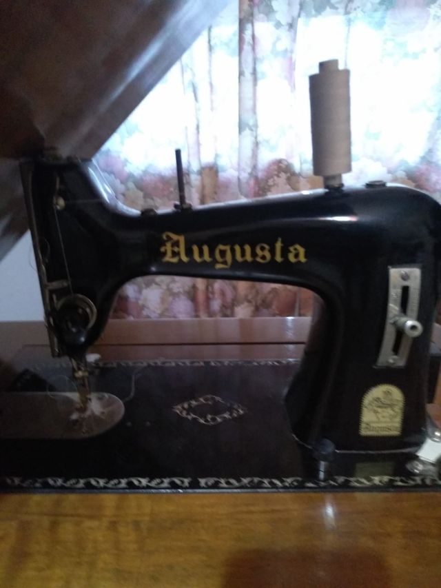 Macchina da cucire Augusta- anni 1955/1960