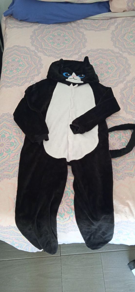 disfraz o pijama gato