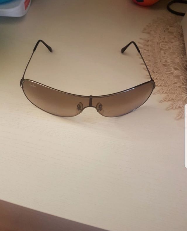 Vendesi occhiali da sole Ray-Ban