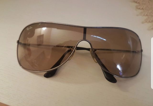 Vendesi occhiali da sole Ray-Ban
