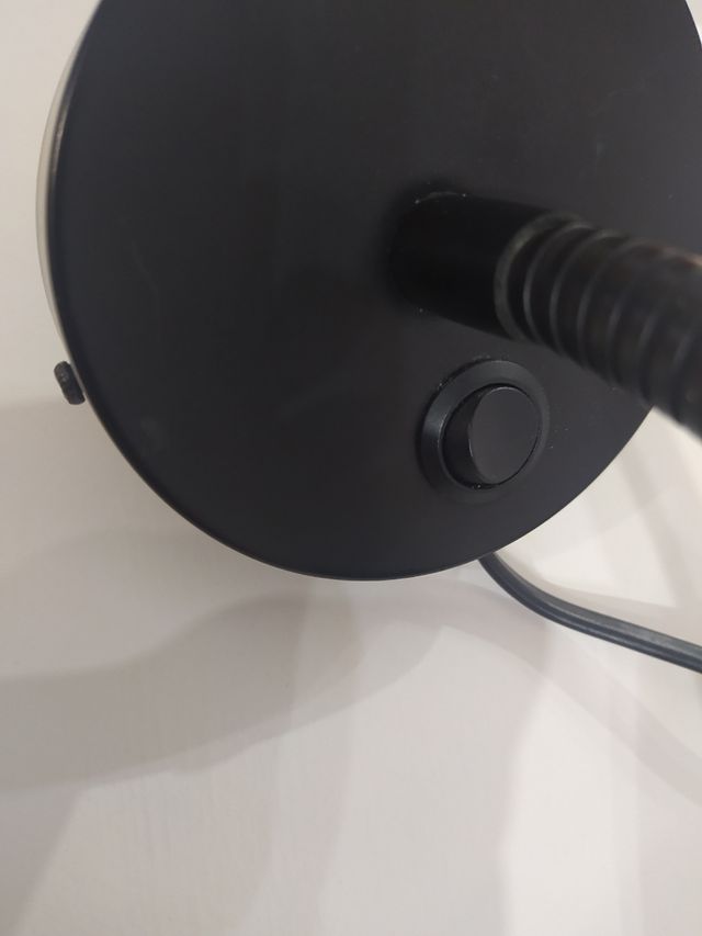 Foco,flexo,lampara de escritorio o mesita de noche