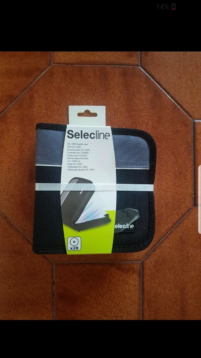 Vendesi custodia porta CD nuova