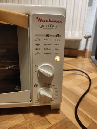 Horno Moulinex Quickchef 18 litros de segunda mano por 15 EUR en San  Sebastián de Los Reyes en WALLAPOP