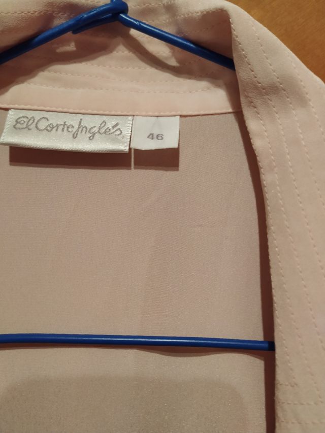 Conjunto de Falda y Blusa.