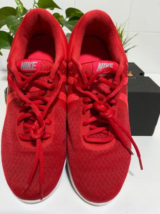 Zapatillas Runner Nike revolution 4 rojas de segunda mano por 15 EUR en  Armilla en WALLAPOP