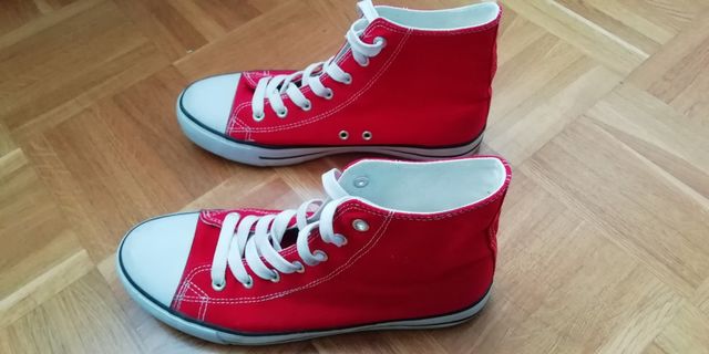 playeras rojas num 41