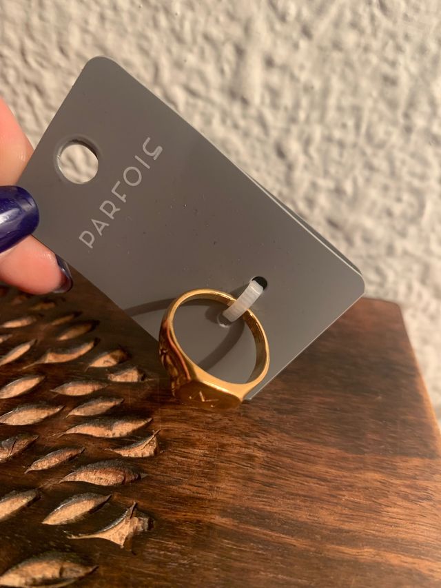 Anillo de sello con inicial M Parfois