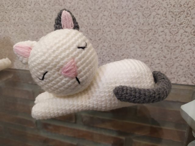 Gatito durmiendo amigurumi