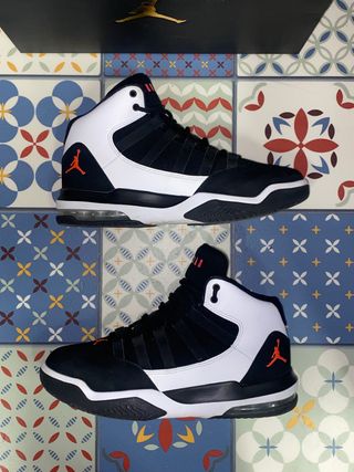 Air Jordan Max Aura white\\/infrared23\\/black 38,5 de segunda mano por 55  EUR en Vila-Seca en WALLAPOP