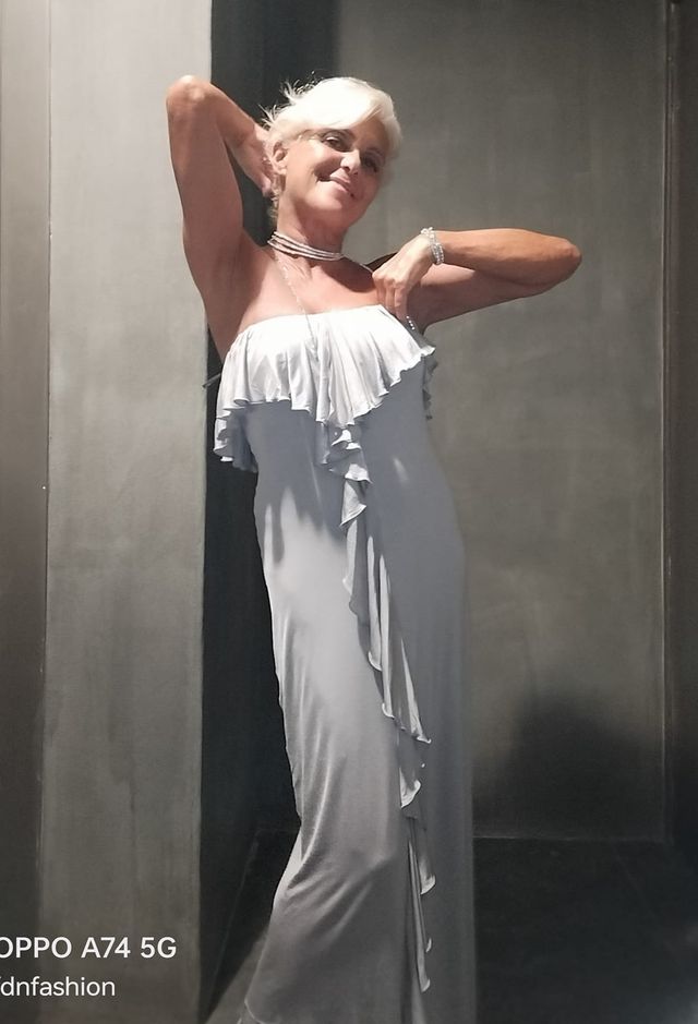 Freelance portamento immagine yogafacciale profess