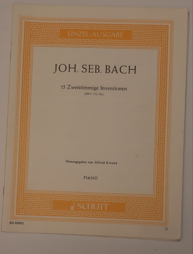 4 Libros Partituras para piano de Bartok Bach
