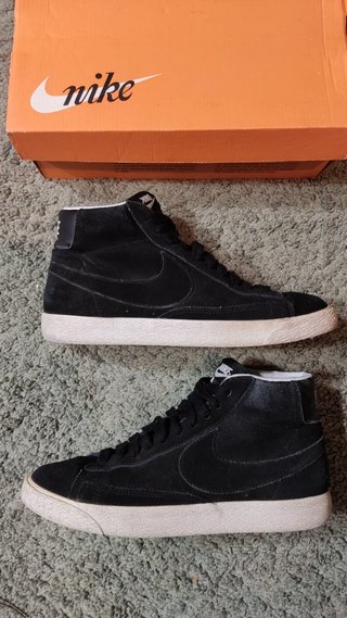 Nike Blazer Special edition talla 41 de segunda mano por 32 EUR en  Tarragona en WALLAPOP