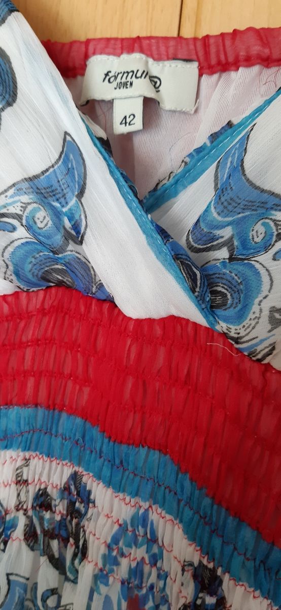 Vestido T.42 escote de pico de Fórmula joven 