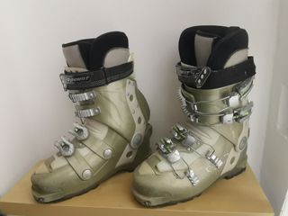 Botas esquí travesía mujer Dynafit talla 25,5 de segunda mano por 150 EUR  en Vitoria-Gasteiz en WALLAPOP