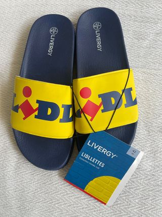 Chanclas Lidl Edicion limitada de segunda mano por 30 EUR en Fuengirola en  WALLAPOP