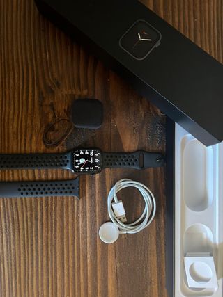 Apple Watch Nike S5 44mm space gray \\/GPS-CELL de segunda mano por 300 EUR  en Madrid en WALLAPOP